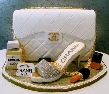 Louis Vuitton Cake  Louis vuitton cake, Chanel cake, Fashion cakes